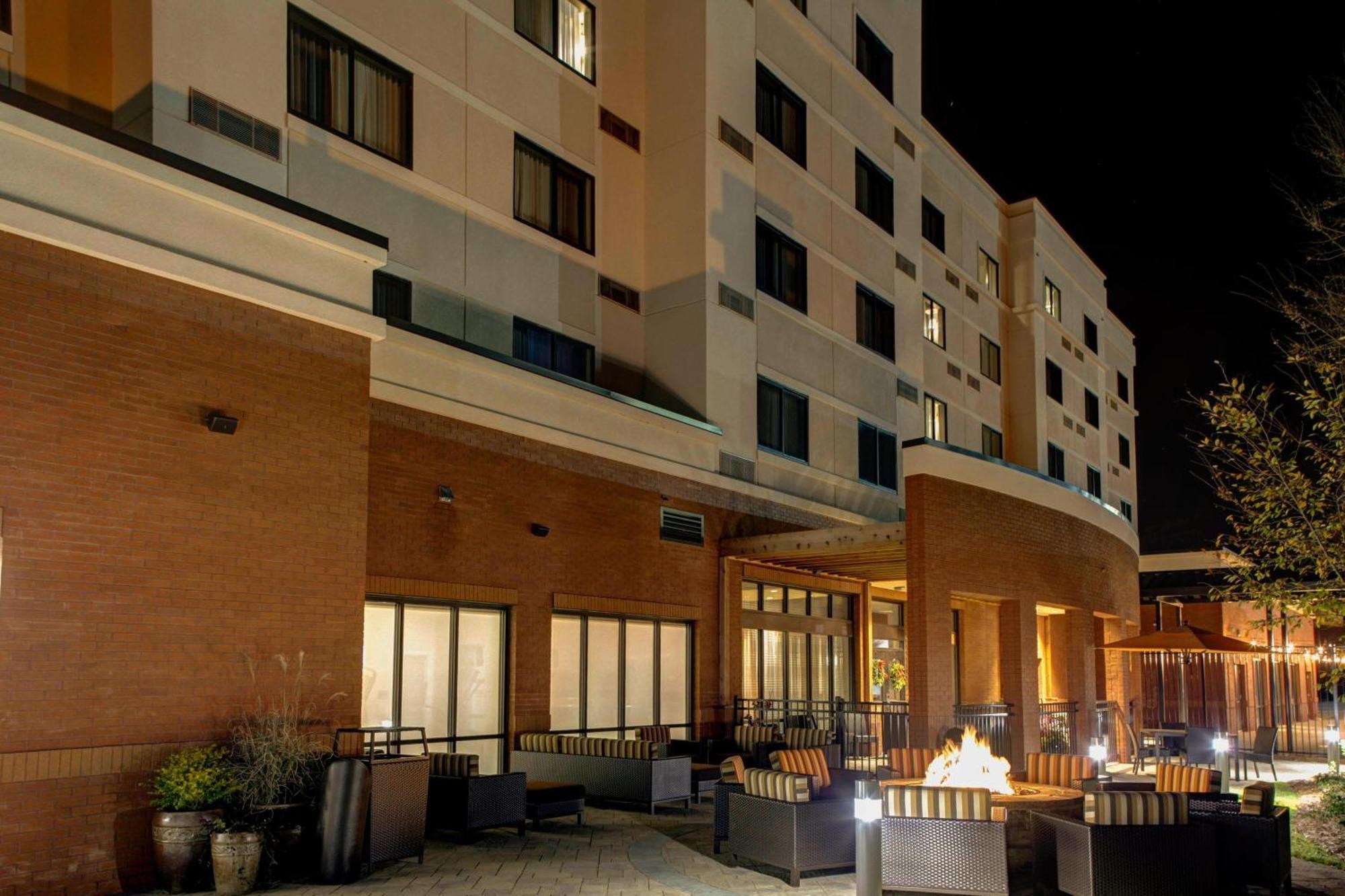 Courtyard By Marriott Carrollton Hotel Bagian luar foto