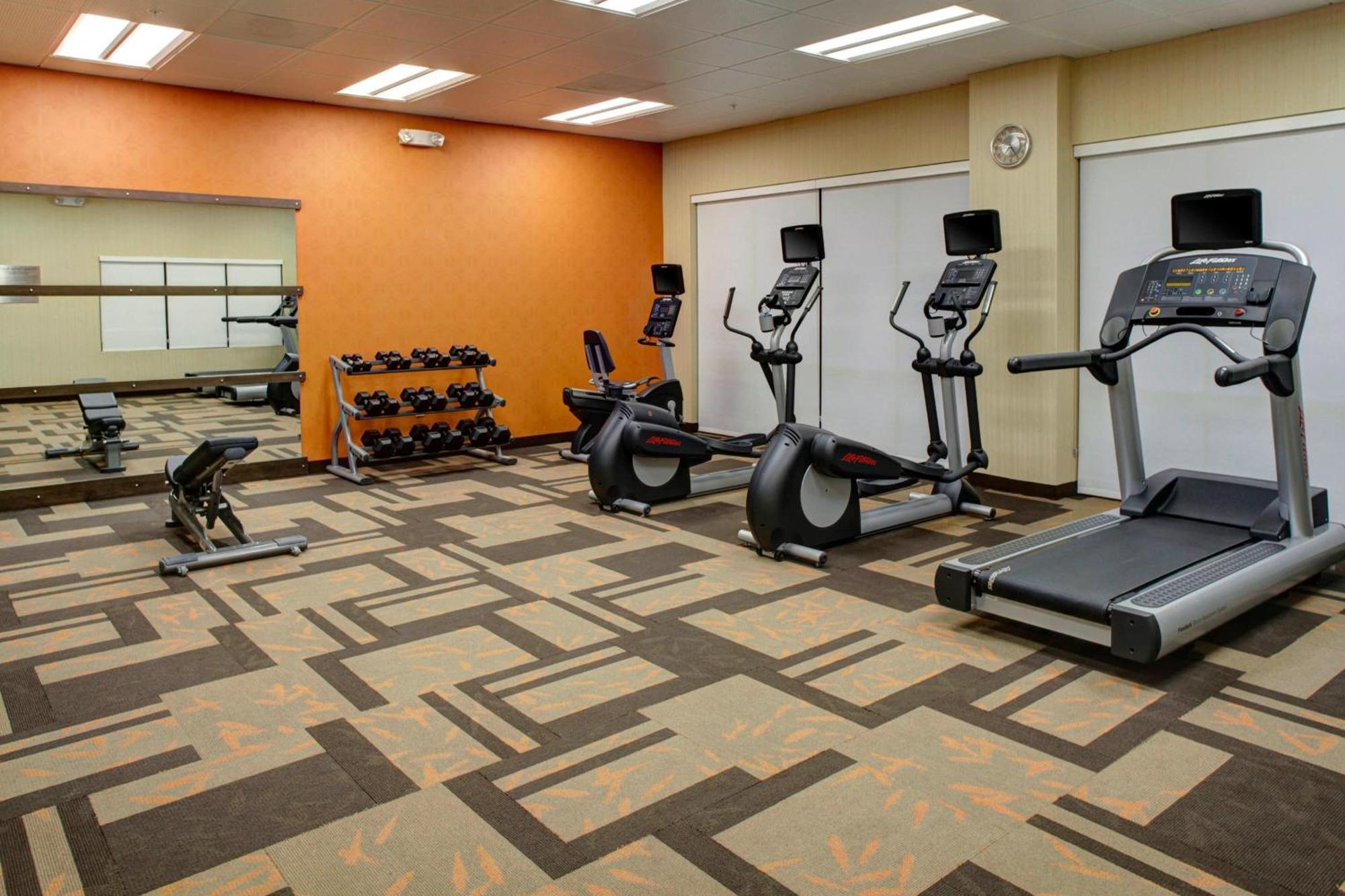Courtyard By Marriott Carrollton Hotel Bagian luar foto