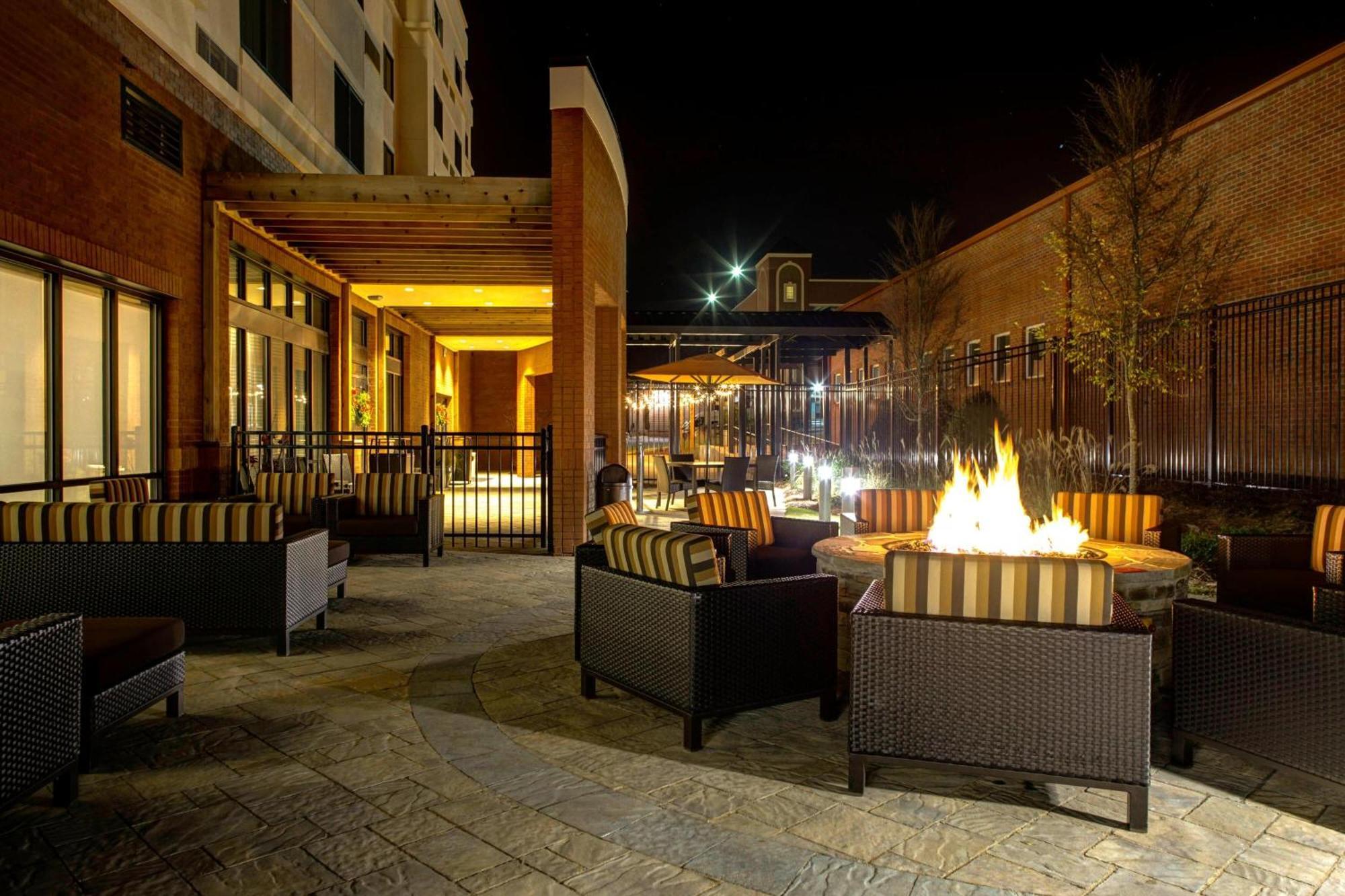 Courtyard By Marriott Carrollton Hotel Bagian luar foto