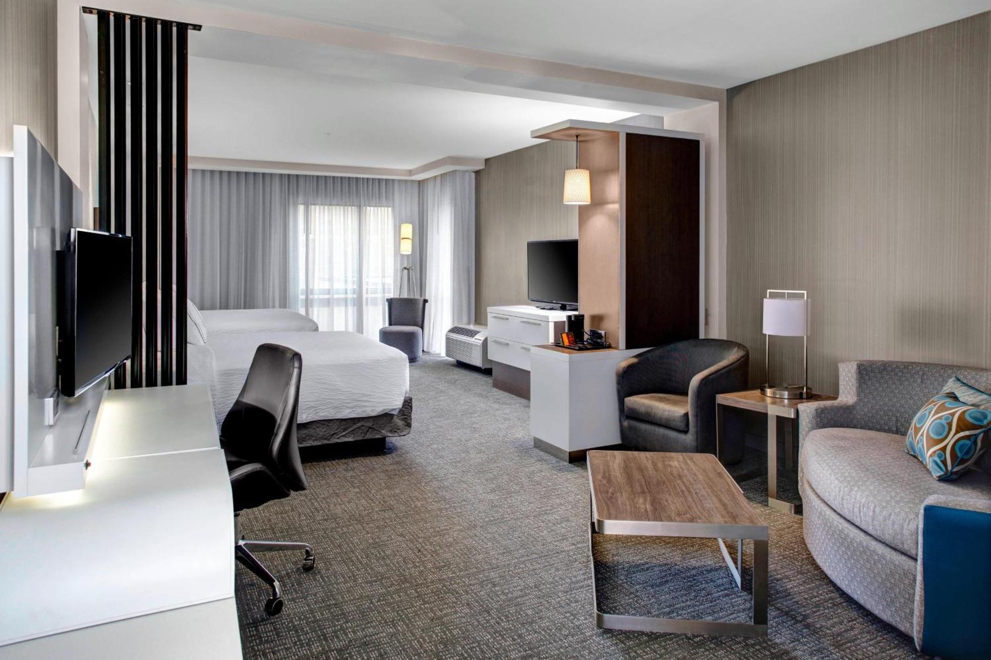 Courtyard By Marriott Carrollton Hotel Bagian luar foto